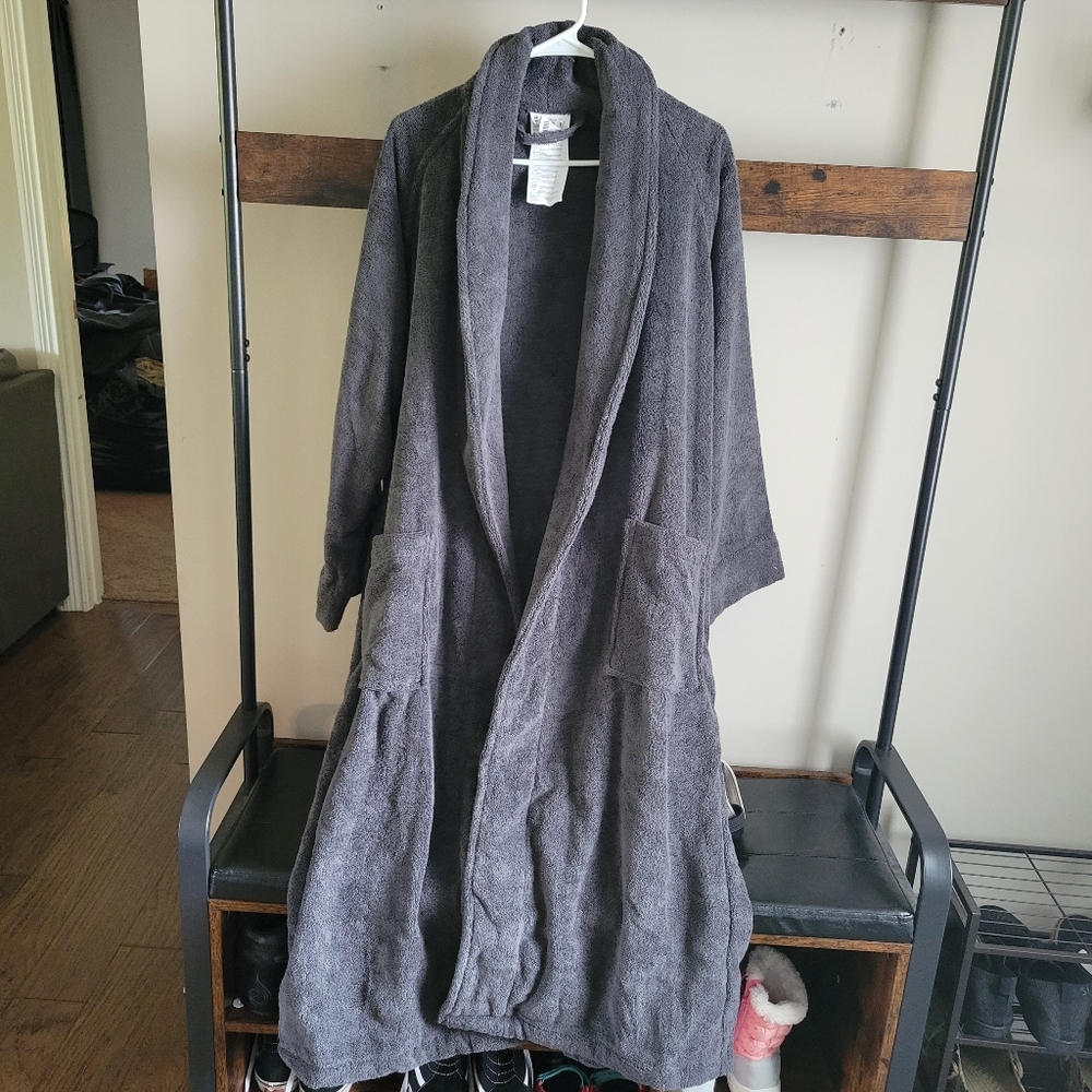Men's grey robe